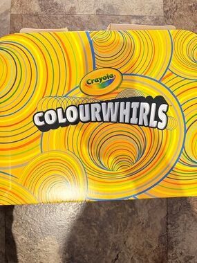 Crayola ColourWhirls Bright Yellow Swirl Pack with Multicolor Rings